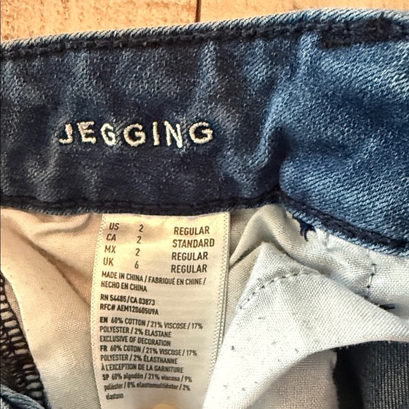 American Eagle Classic Women's Ripped Dark Blue Skinny Stretch Jeans Size 2 - Picture 3 of 10